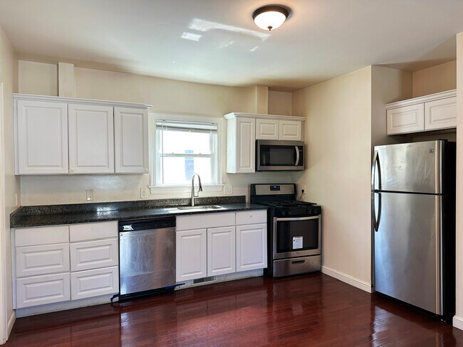 Photo - 38 Green St Unit 1