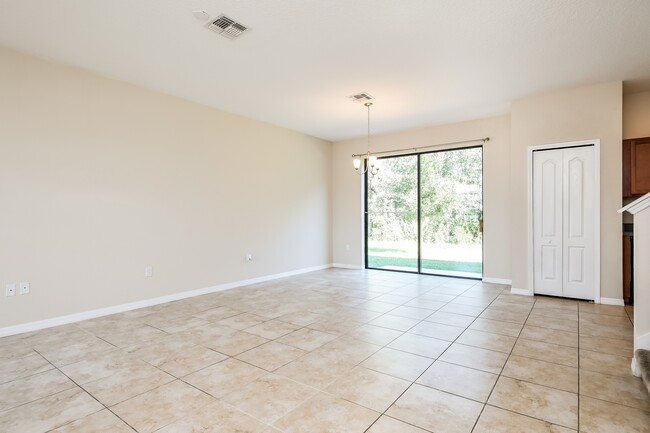 Photo - 1466 Pacific Rd