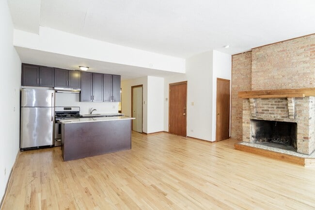 Photo - 2519 N Lincoln Ave Unit C2