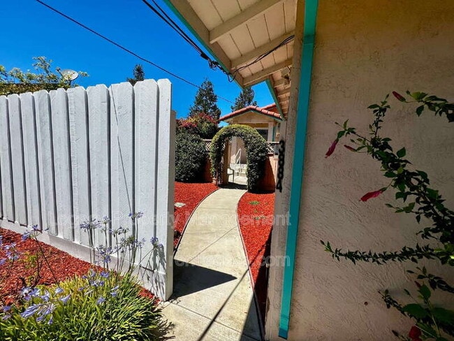 Photo - 3884 Bayview Cir