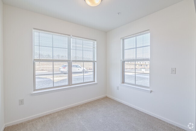 3BR, 2BA - 1,265SF - Solarium