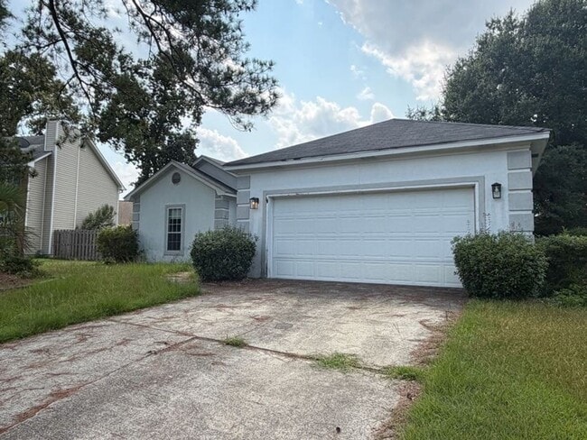 Photo - 199 Amelia Dr W