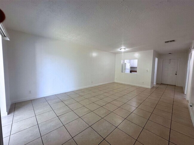 Photo - 928 S Federal Hwy Unidad 20