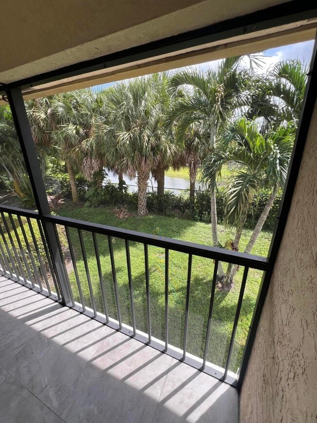 Photo - 960 NW 45th St Unidad B-6