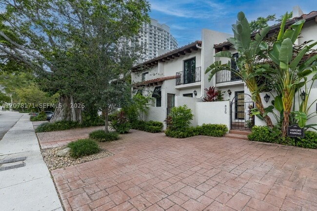 Photo - 825 SE 2nd St