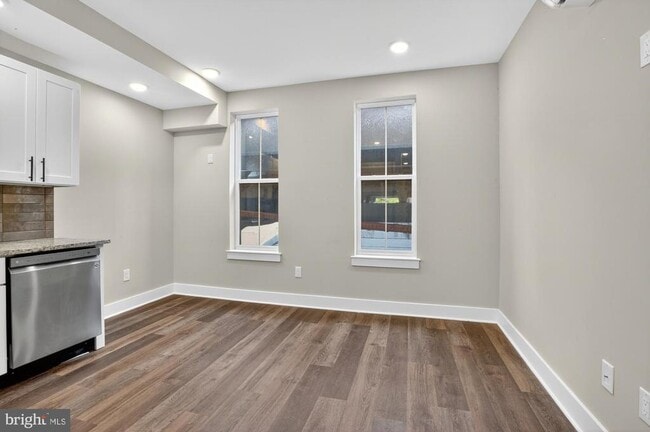 Building Photo - 1924 N Front St Unit 204