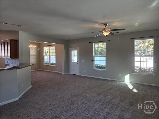 Photo - 829 Hyacinth Cir