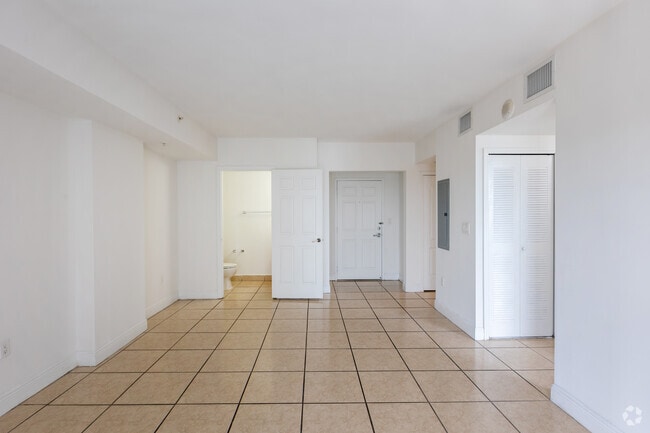 1/1 - Gables Sunview