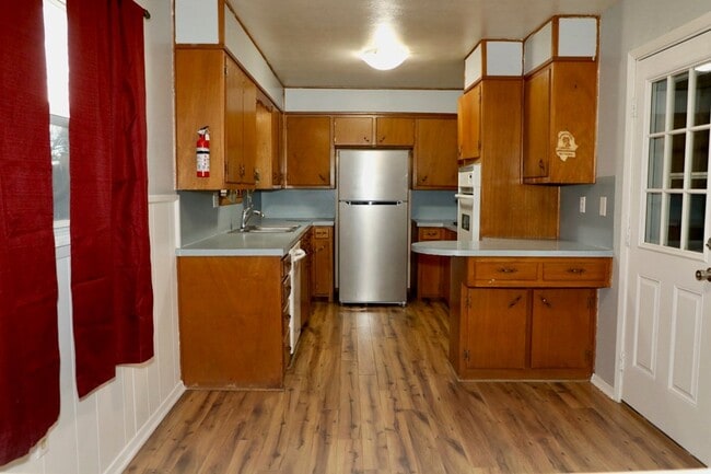 3420 Fairlane Ave