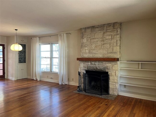 Photo - 1607 Dexter St