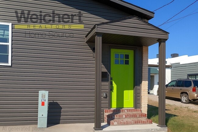 Building Photo - Walkable Downtown Apartment with Washer & Dryer