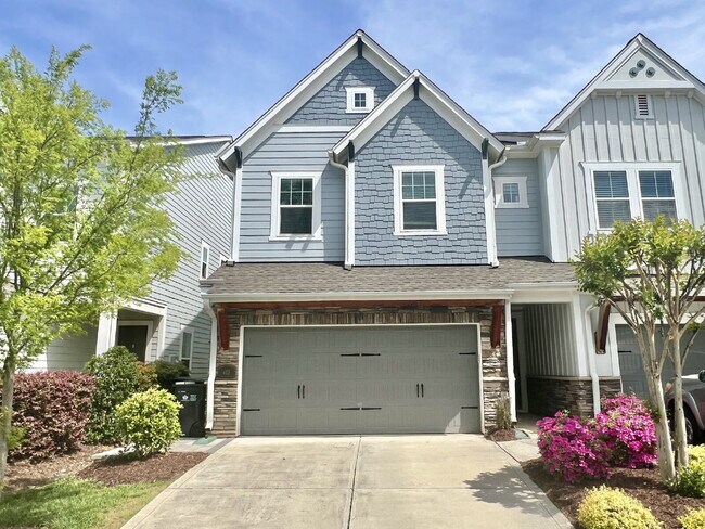 Building Photo - LUXURY TOWNHOME near Southend