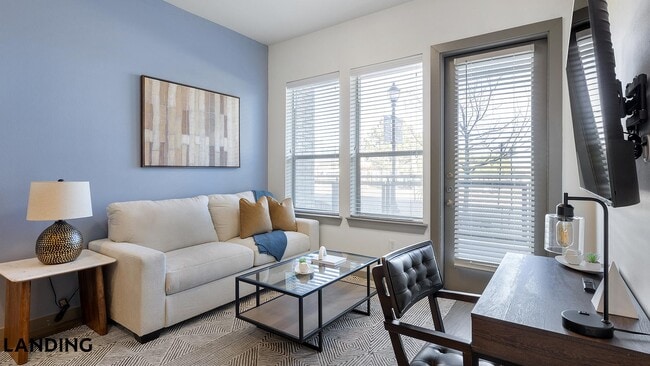 Building Photo - 101 S Center St