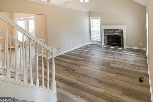 Photo - 100 Creekside Cir