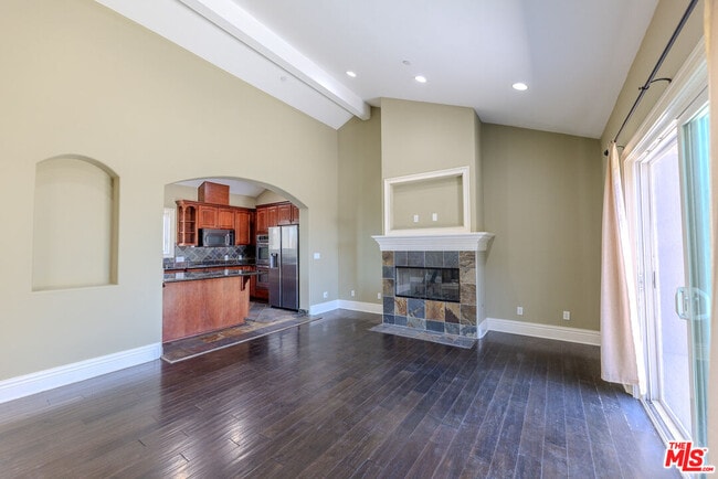 Photo - 1912 Vanderbilt Ln Unit C