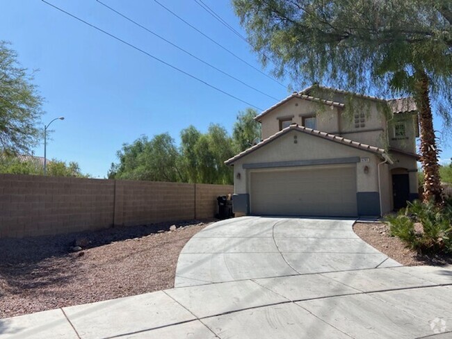 Building Photo - Beautiful 3bed Home