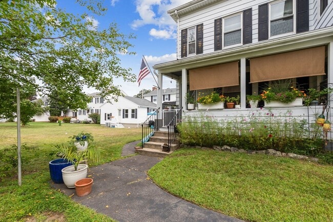 6 Mead St Unit 1