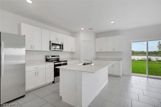 Building Photo - 19550 Fairhill Ct