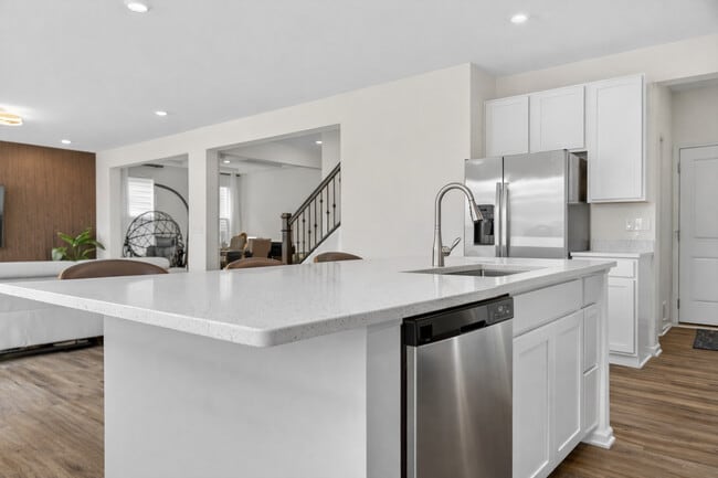 Photo - 395 S Pointe Ave