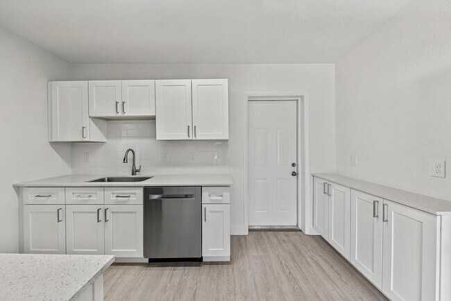 Photo - 317 SW 19th St