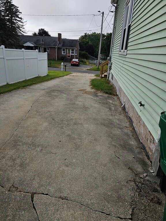24 Quartus St Rental For Rent in Chicopee, MA