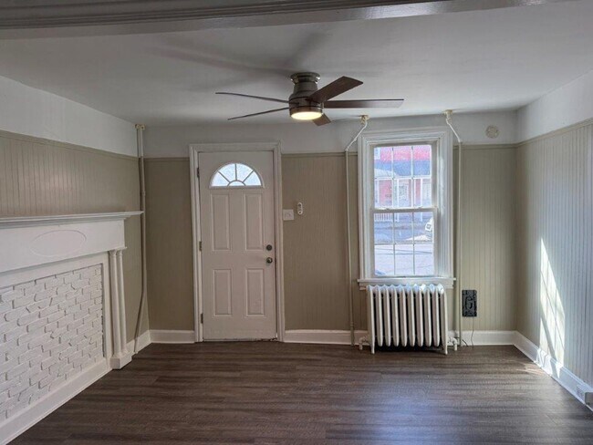 Photo - 457 N Pitt St