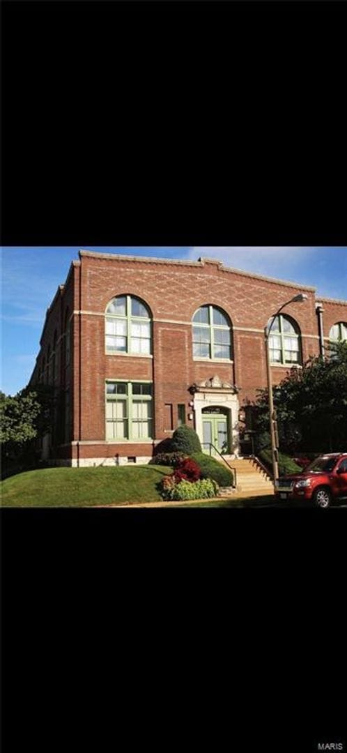 Building Photo - 4242 Laclede Ave Unit 108