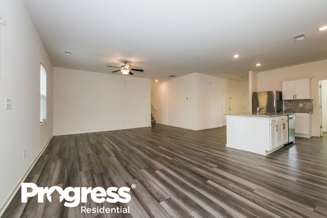 Photo - 2081 Theberton Trail