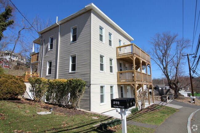 Building Photo - 272 Valley Rd Unit 1 Rental