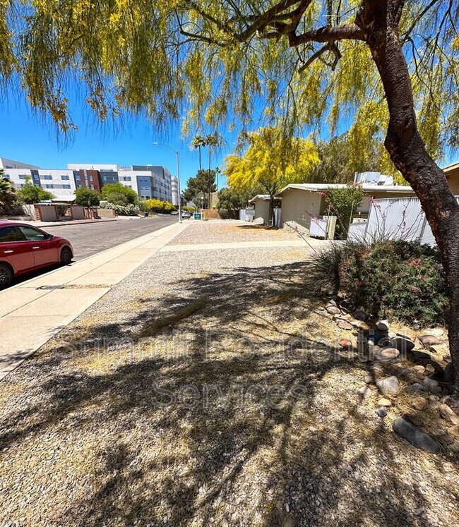 Photo - 1239 E Drachman St