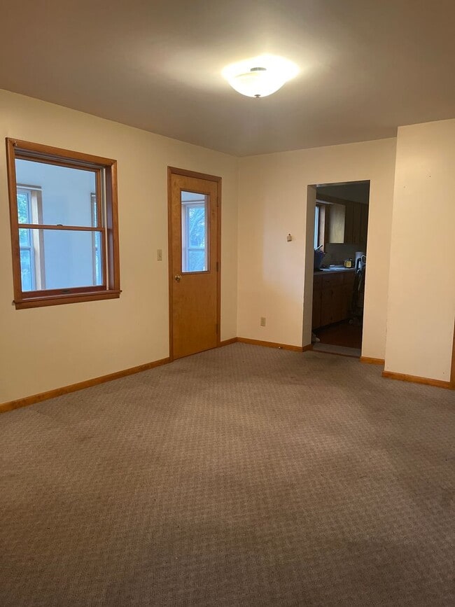 Photo - 837 E 6th St Unidad 837 East 6th Upstairs