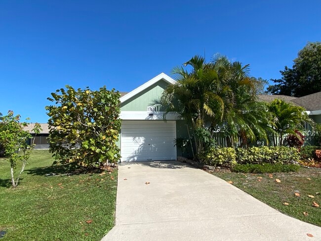 Photo - 1781 SE Linpark Ct