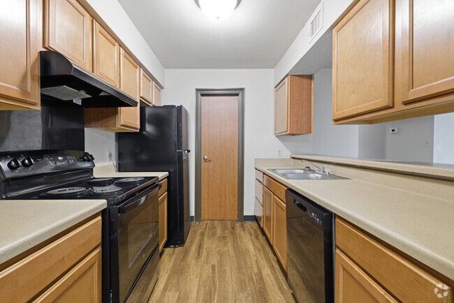 3BR, 2BA - 960SF - Kitchen
