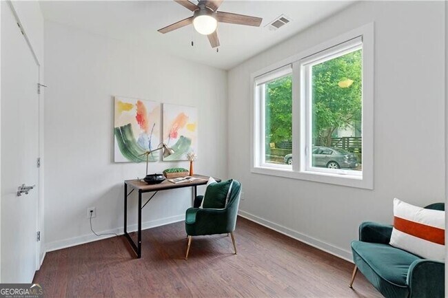 Photo - 415 Gartrell St SE