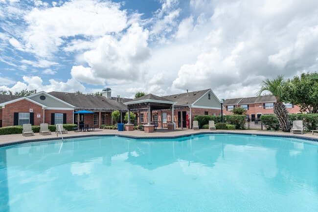 Retreat at Texas City - Retreat at Texas City Apartments