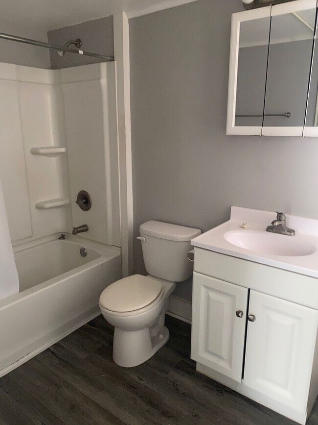 Photo - 1335 W 13th St Unit #2