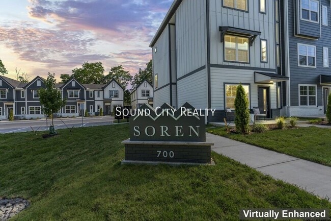 Photo - 700 N Dupont Ave