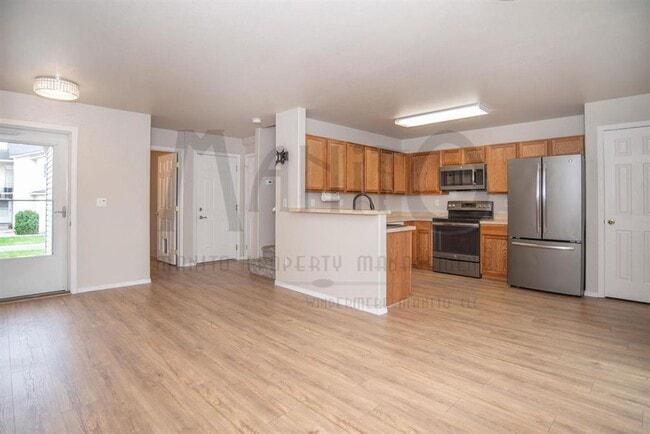 Photo - **COMING SOON** Fresh & Private Townhome