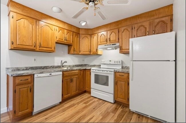 Photo - 34 Hamilton Rd Unit 210