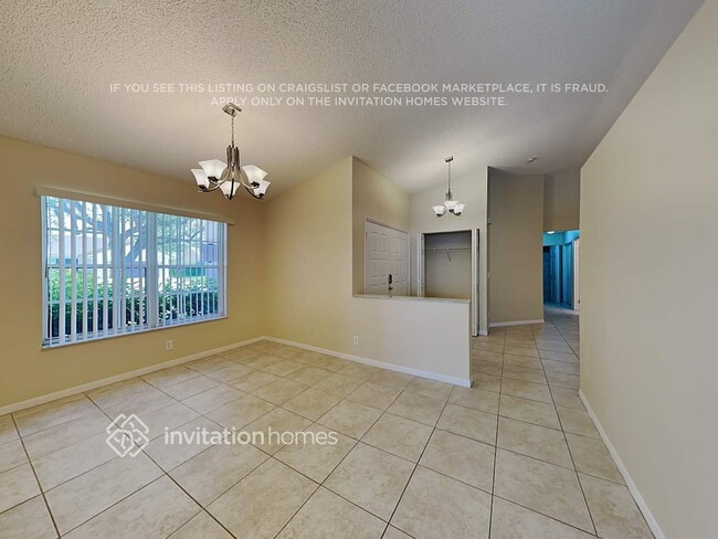 Photo - 19330 NW 3rd St