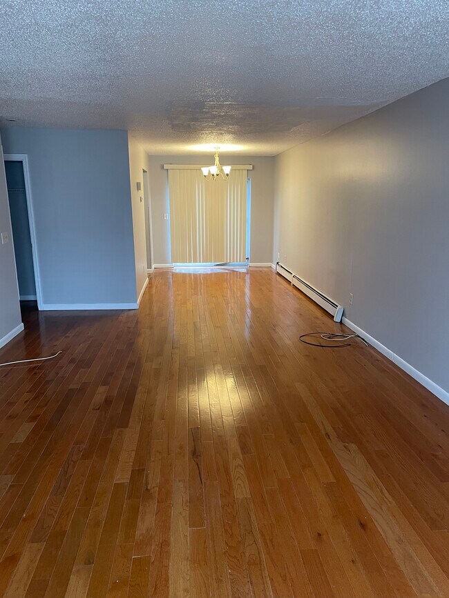 1685 Litchfield Turnpike Townhome Townhome Rental in Woodbridge CT