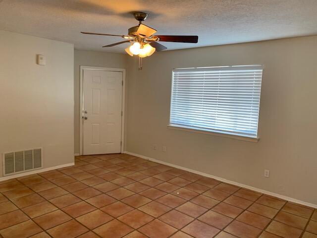 Photo - 4 Rainbow Rd