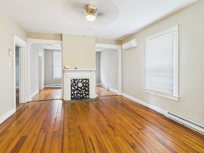 Photo - 207 Wellford St