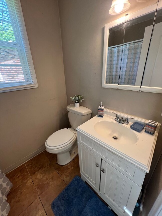 Photo - 3 Bed House! DEPOSIT-FREE Renting option thru OBLIGO! Deposit Alternative available.