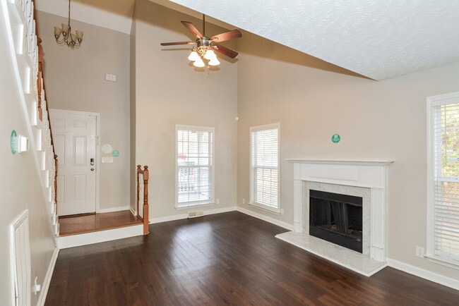 Photo - 208 Painter Dr