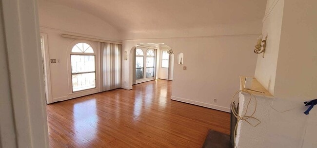 1150 W 65th St