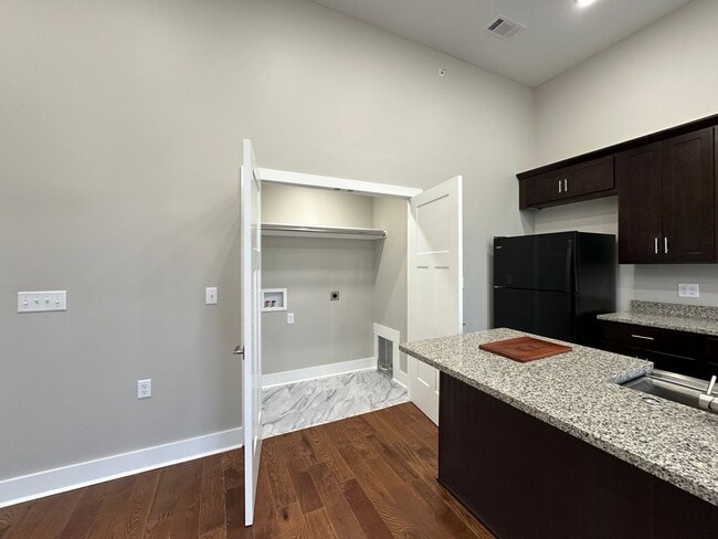 Photo - Charming Downtown Apartments Unidad 4