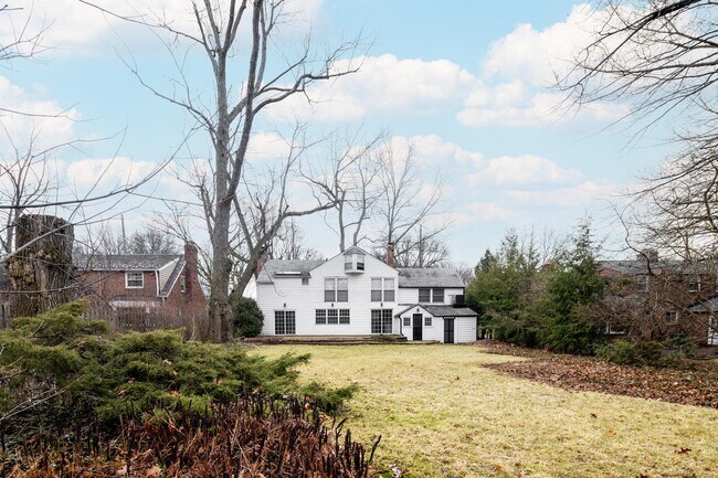 Photo - 21199 Fairmount Blvd