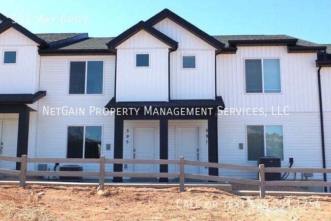 Building Photo - 591 S May Dr