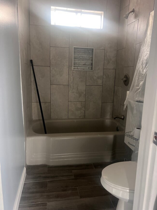 Photo - 4453 Rosecrans Ave